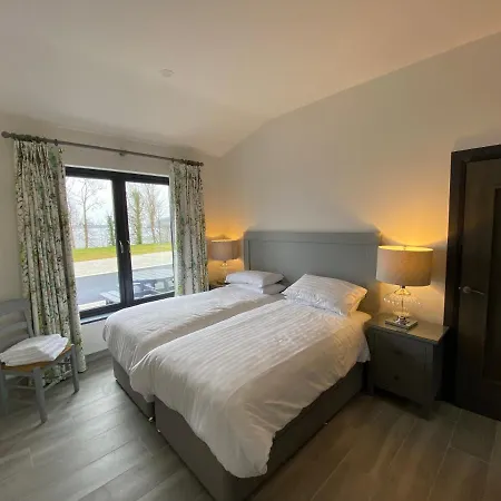 Tullybay Holiday Lodges Enniskillen Exterior photo